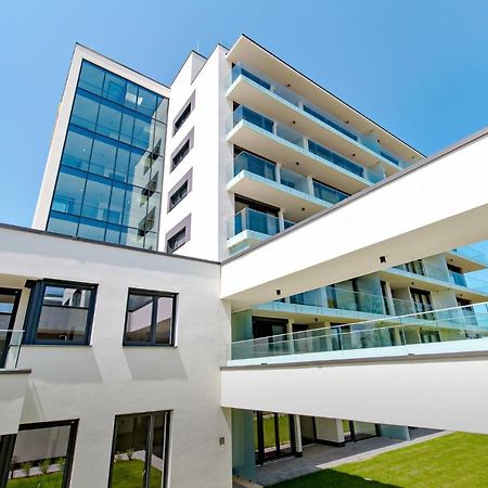 Clyde-Premium Lelle Waterfront Private Apartment Balatonlelle Zewnętrze zdjęcie