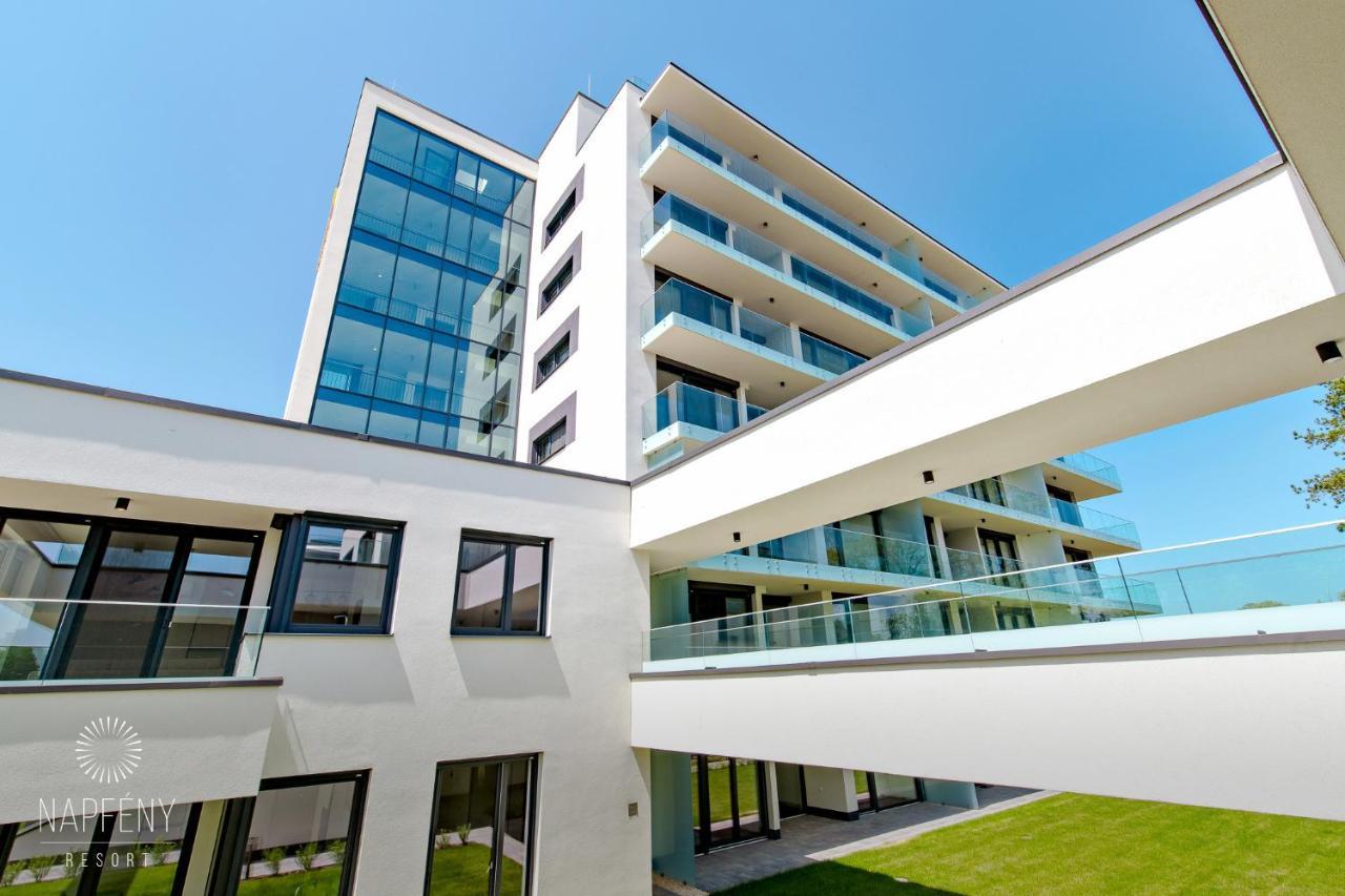 Clyde-Premium Lelle Waterfront Private Apartment Balatonlelle Zewnętrze zdjęcie