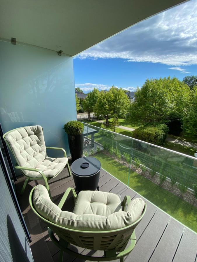 Clyde-Premium Lelle Waterfront Private Apartment Balatonlelle Zewnętrze zdjęcie