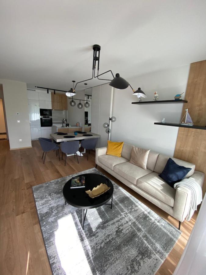 Clyde-Premium Lelle Waterfront Private Apartment Balatonlelle Zewnętrze zdjęcie